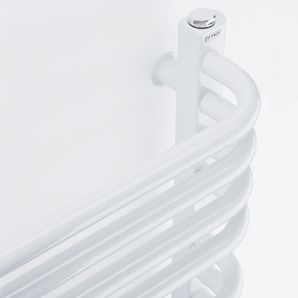 Aster_detail2_1200x1200 Grzejnik łazienkowy ENIX Aster w białym kolorze - zbliżenie na detal od góry