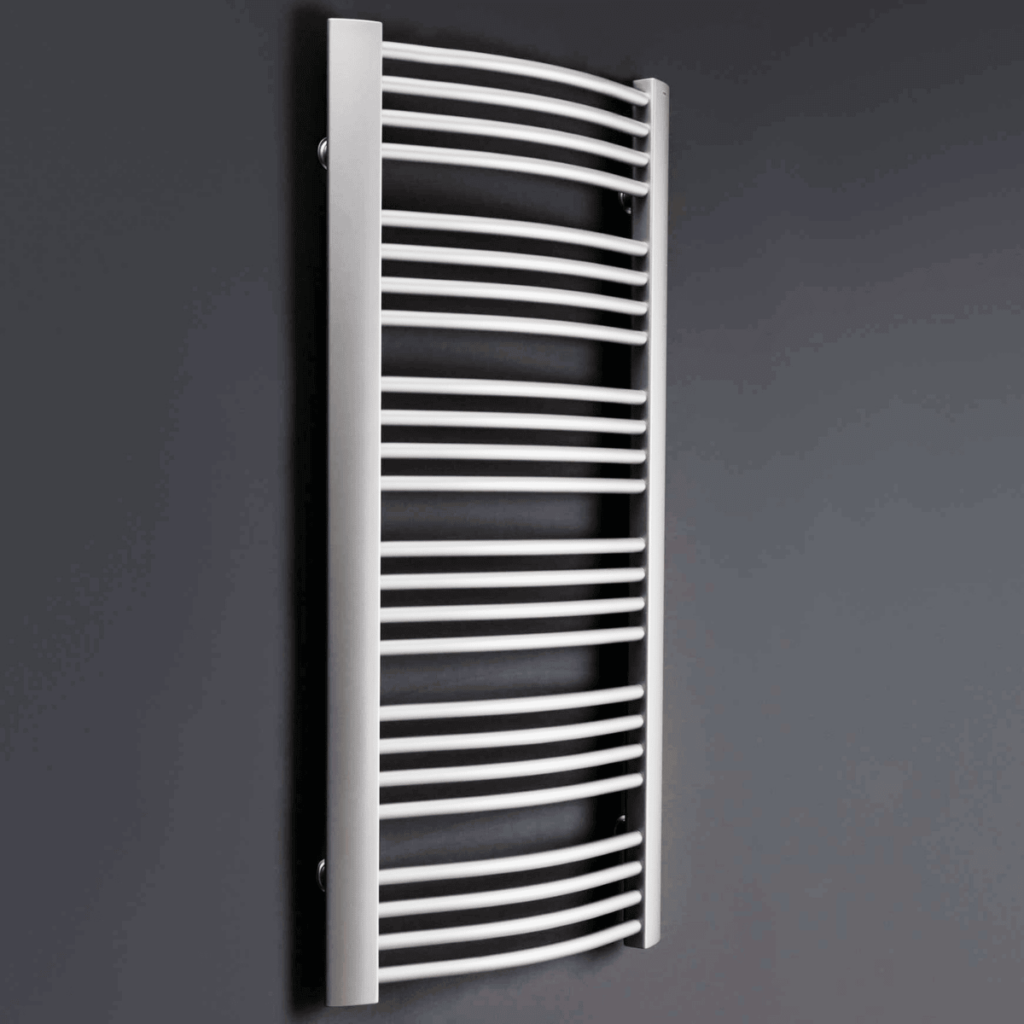 Grzejnik ENIX Focus w kolorze srebrnym na ciemnym tle