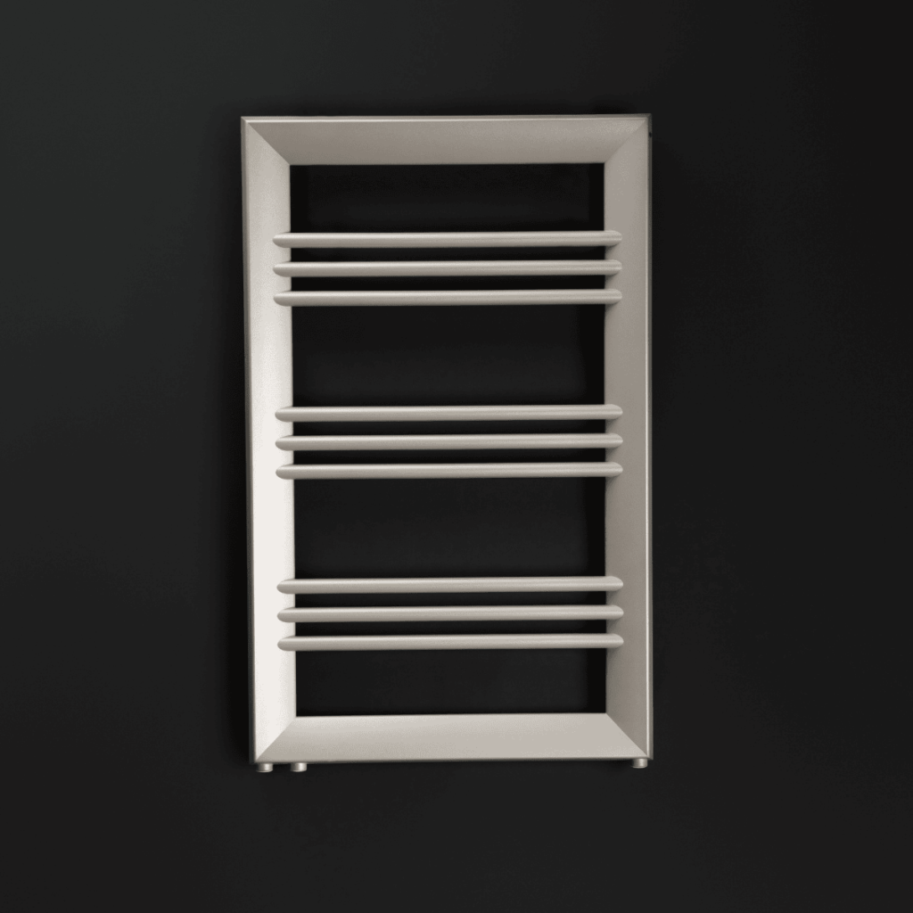 Dekoracyjny grzejnik ENIX Rama w kolorze srebrnym na ciemnym tle